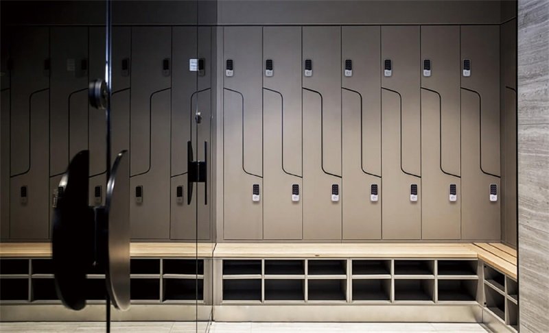 How to install wooden locker locks stably and firmly?